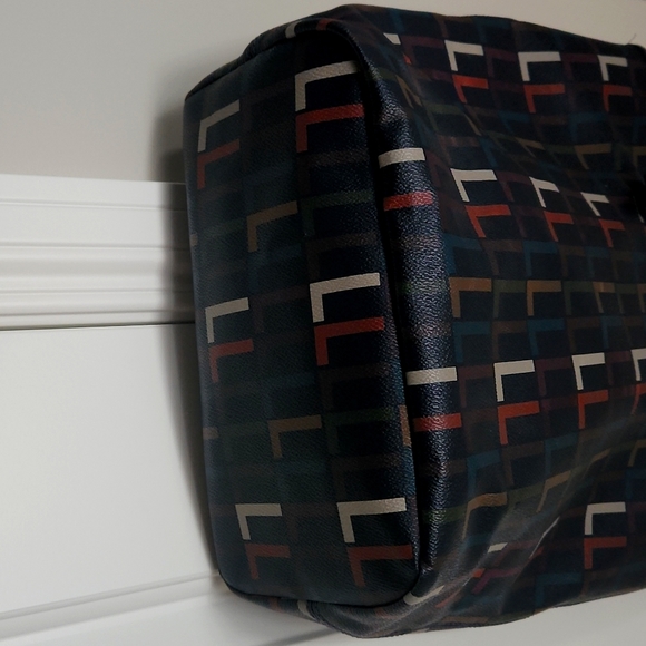 Lacoste Tote - Picture 2 of 7